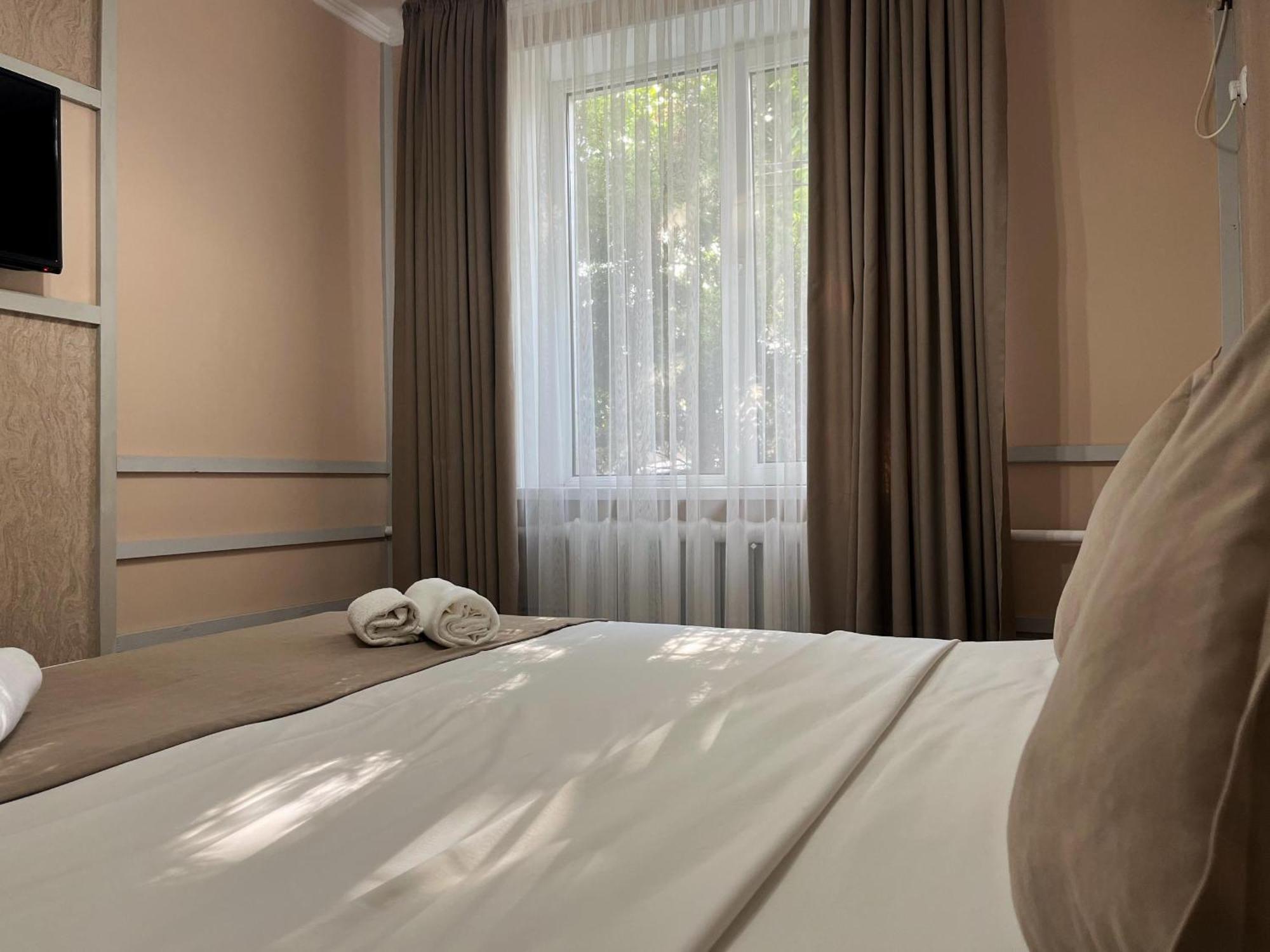 Kausar Hotel Bisjkek Eksteriør billede